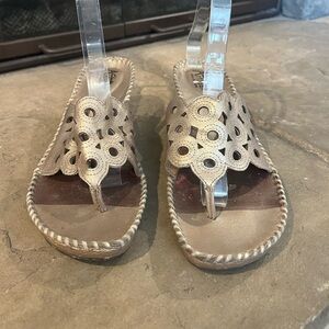 Clarks Artisan Collection Light Metallic Laser Cut Wedge Sandals. Size 7